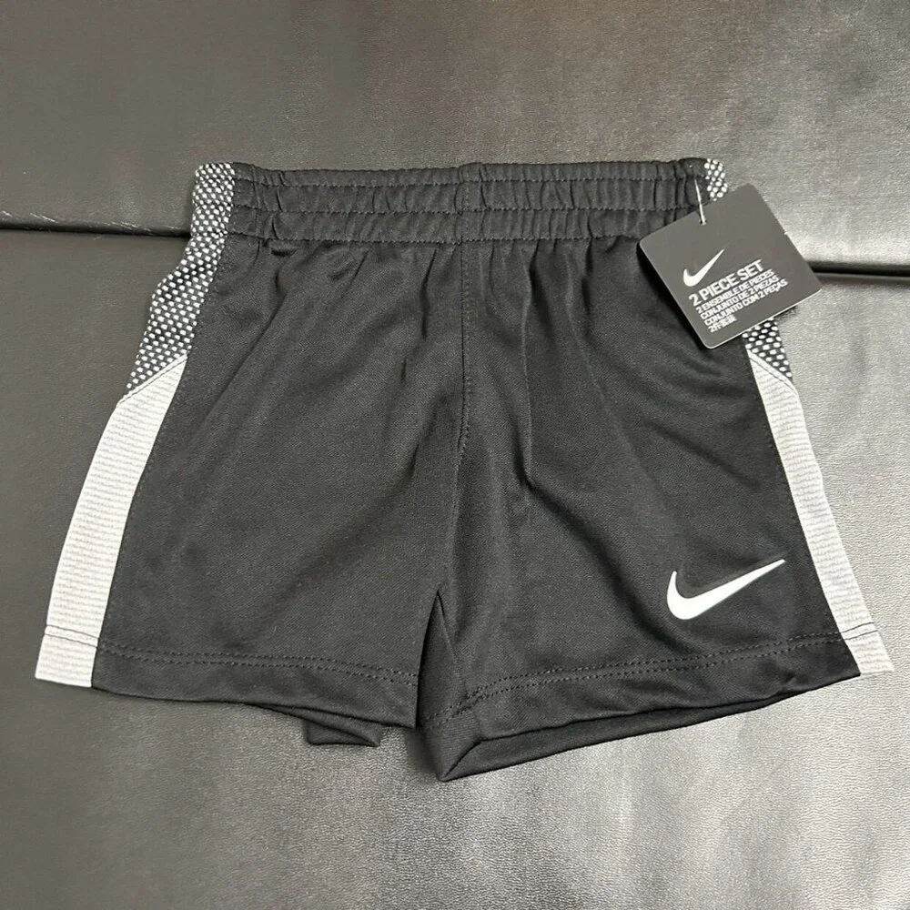 NWT Nike Athletic Set Baby Boys Size 18M